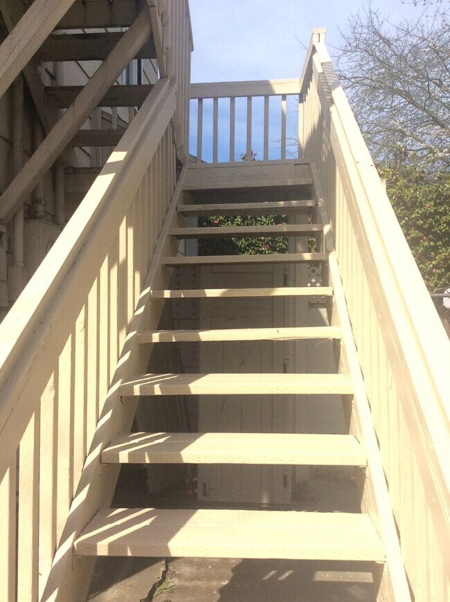 Building Photo - Coleman