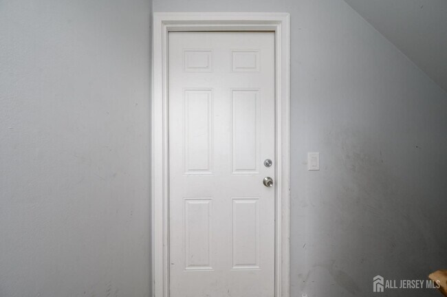 Building Photo - 796 Inman Ave