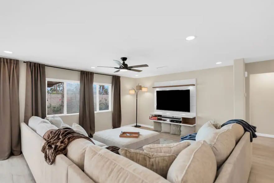 Building Photo - 84131 Azzura Way