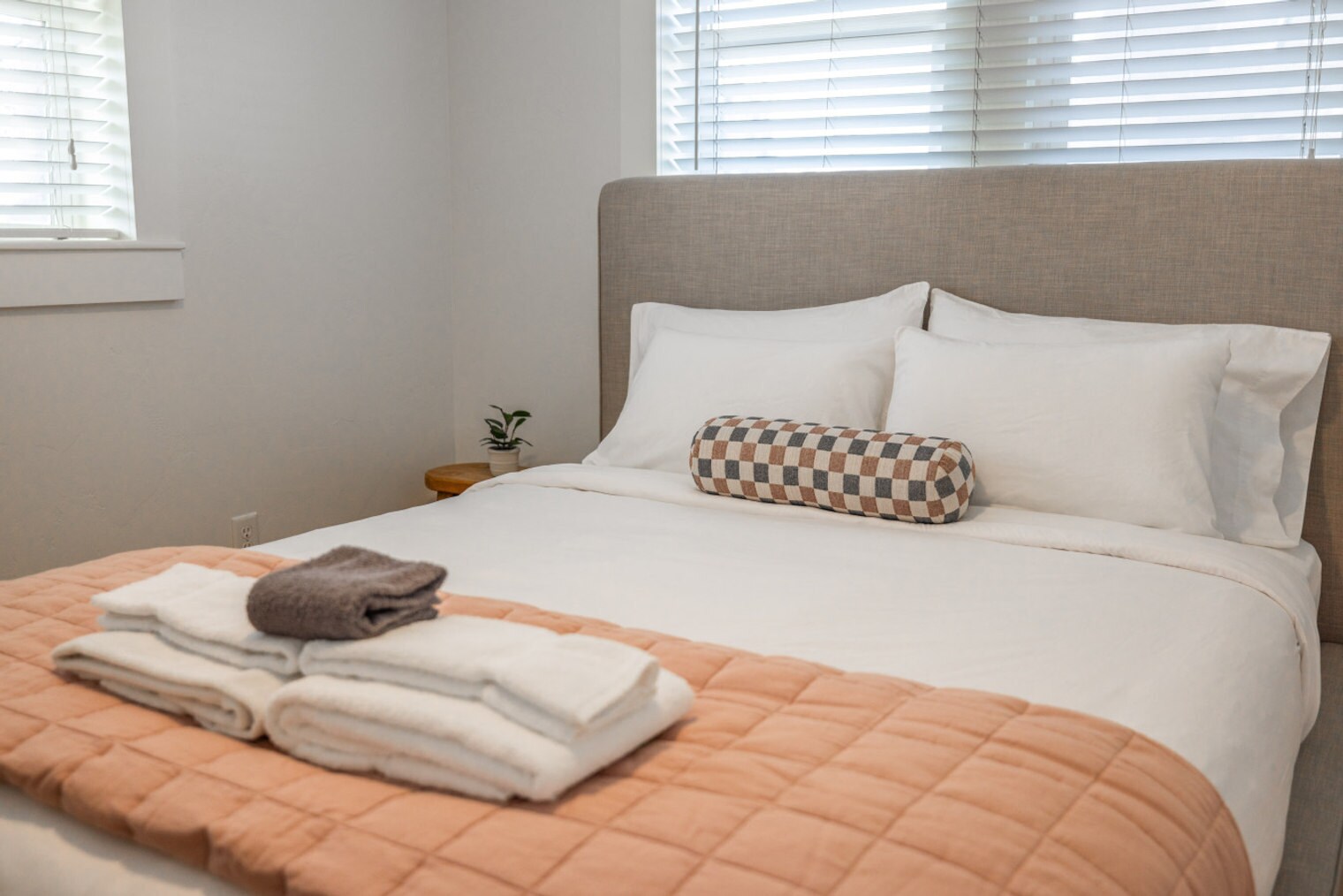 Building Photo - 3076 Melbourne St