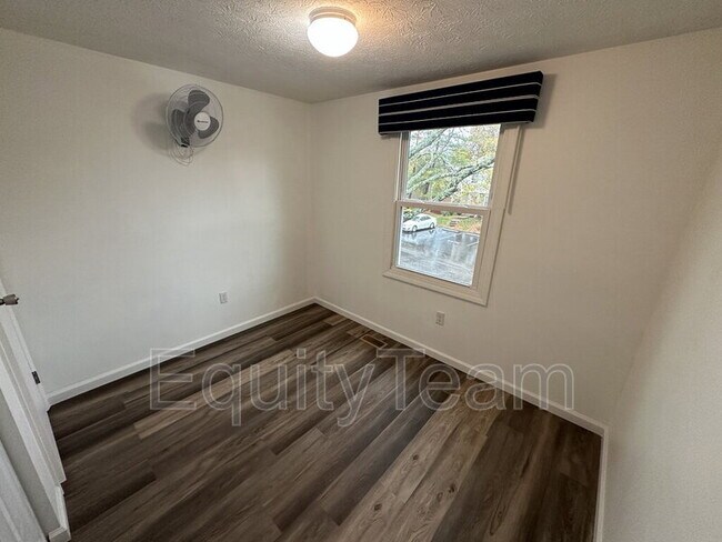 Building Photo - 2877 Mossy Brink Ct