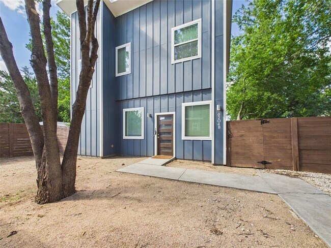 Building Photo - 6204 Langham St