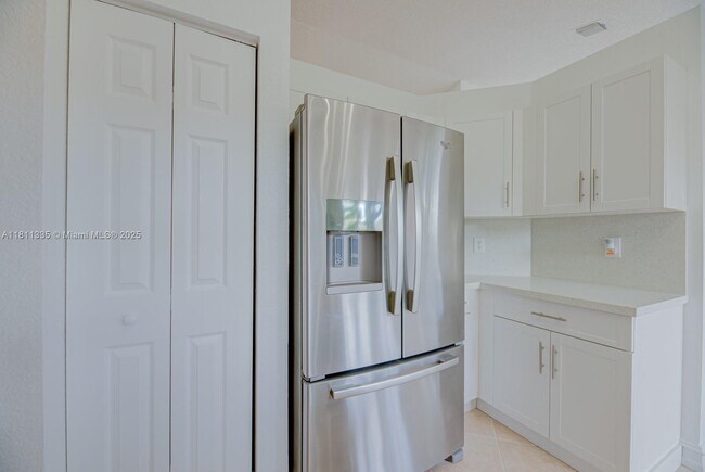 Building Photo - 14133 SW 154th Pl