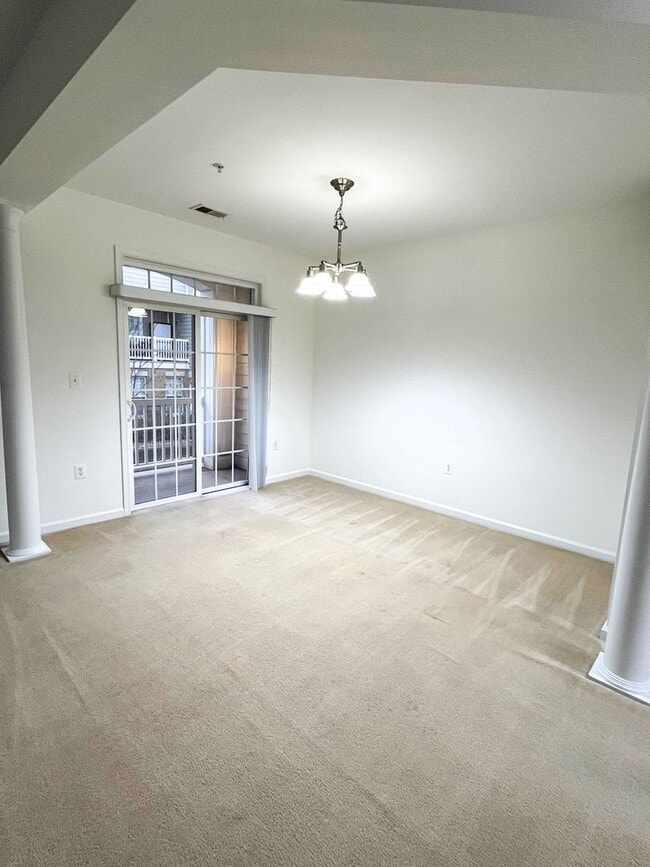 Building Photo - Sizable End Unit Townhome in Wheaton w/ 2 Car Garage!