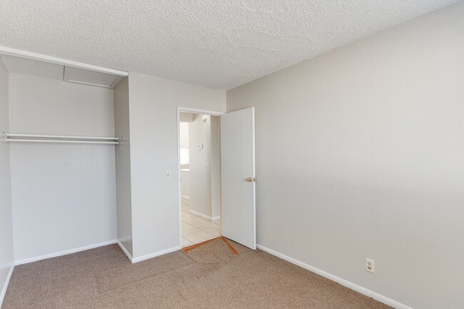 Building Photo - **MOVE IN SPECIAL! 2 WEEKS FREE IF MOVED IN BY FEB 1ST!**