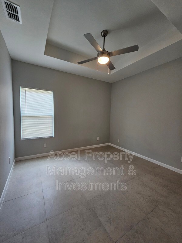 Building Photo - 816 N Abbey Ave