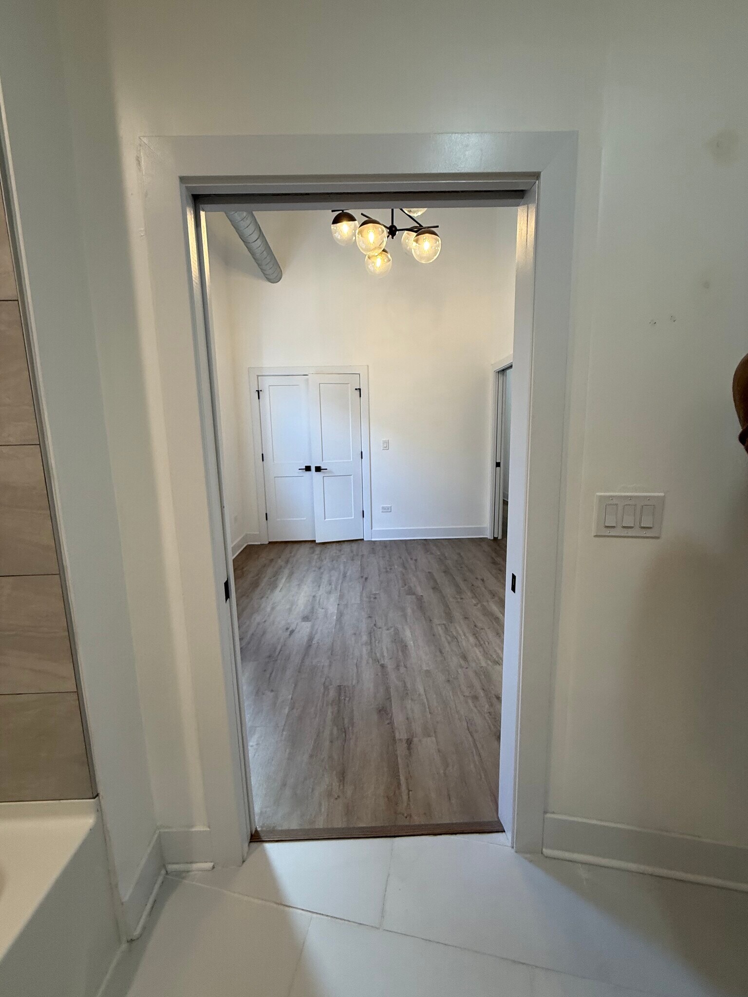 Building Photo - 4735 N Artesian Ave