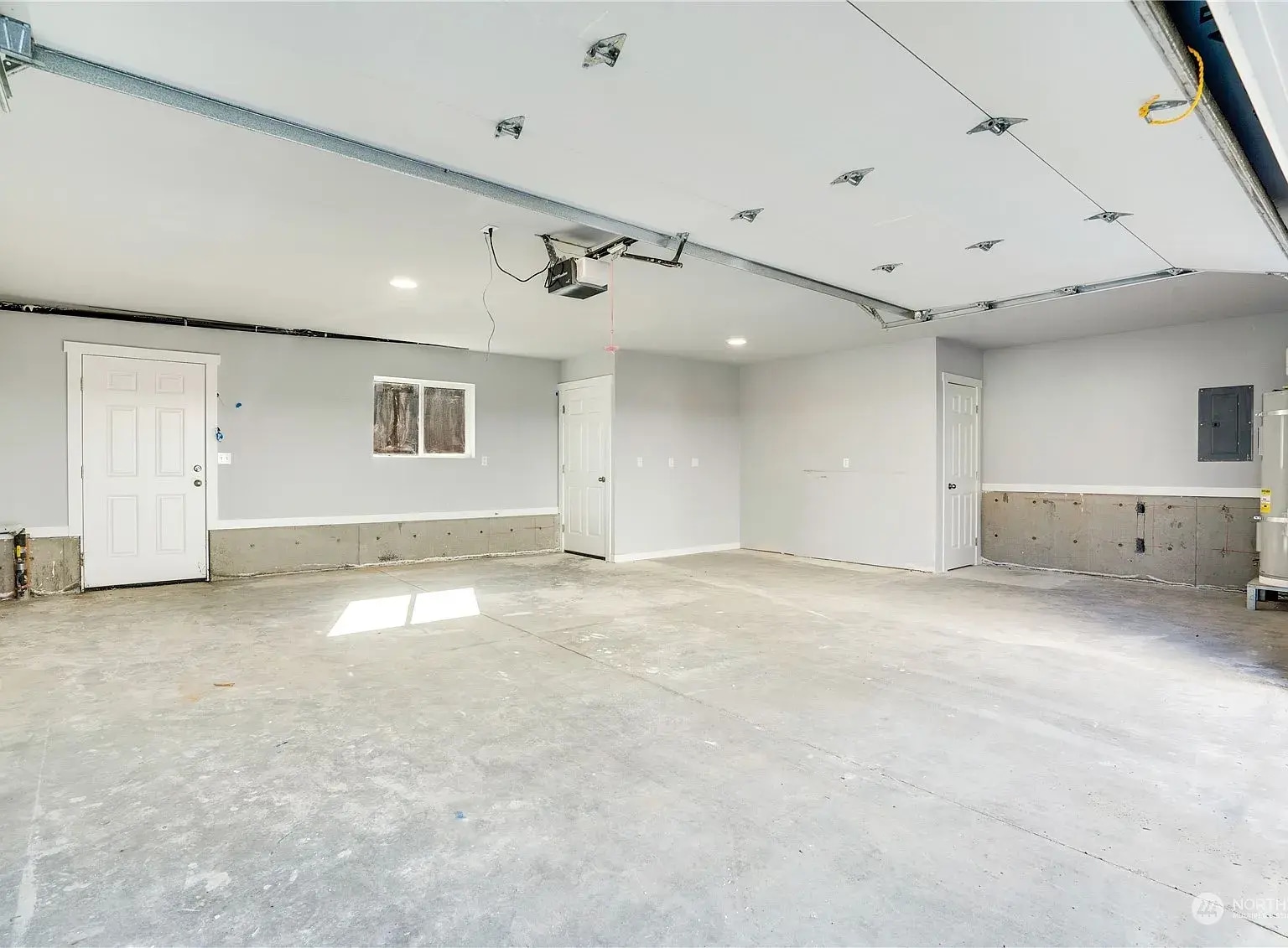 Building Photo - 640 N Anderson St