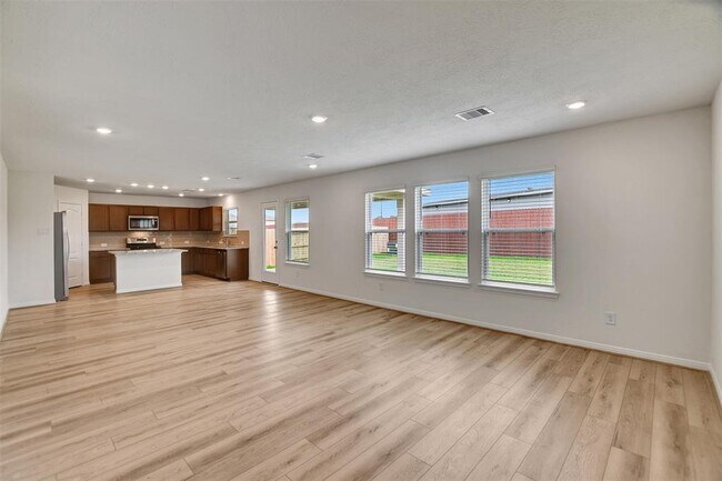 Building Photo - 18214 Sessile Oak Dr