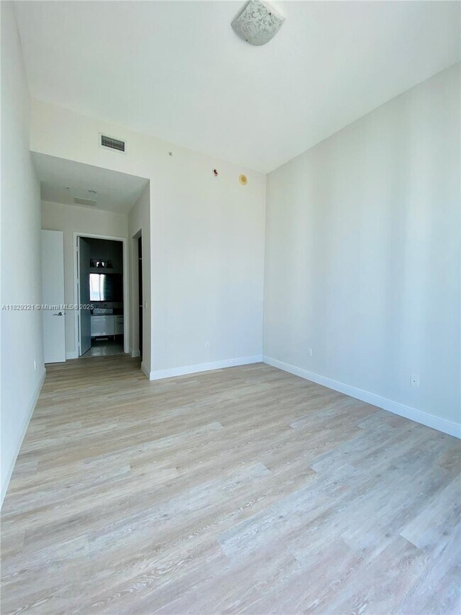 Building Photo - 185 SW 7th St