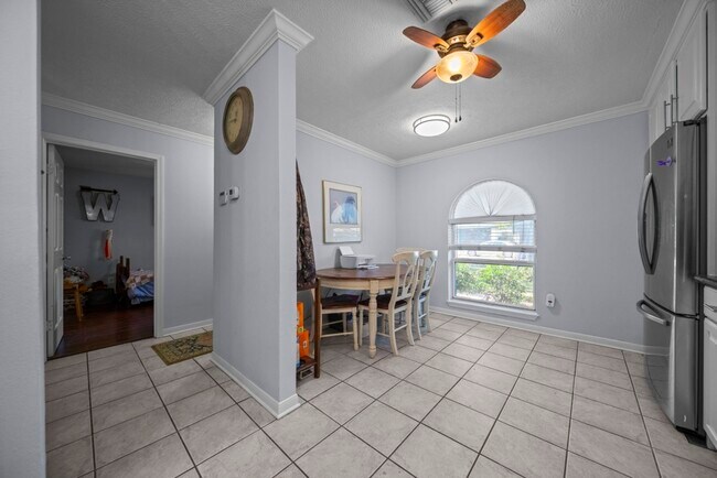 Building Photo - 8606 Twisting Vine Ln