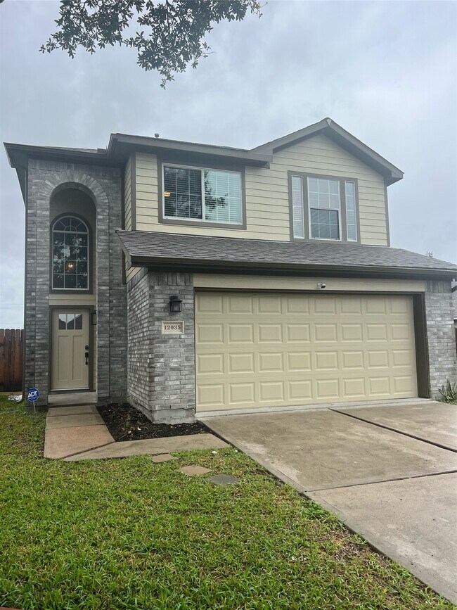 Building Photo - 12035 Duane St