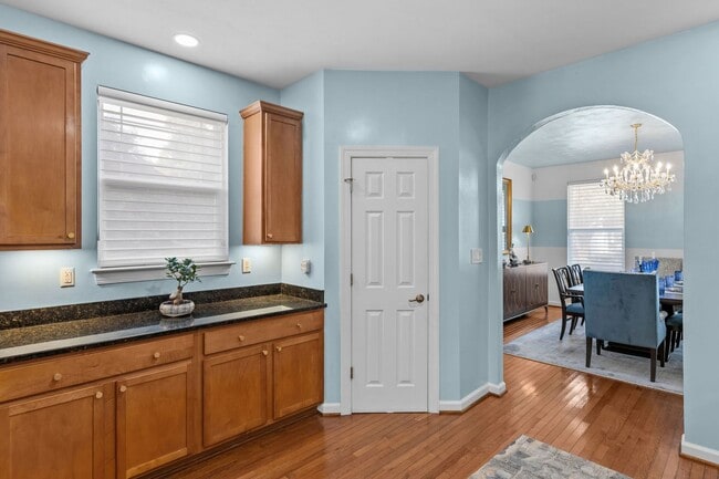 Building Photo - Norfolk Furnished rental Near ODU/NSU