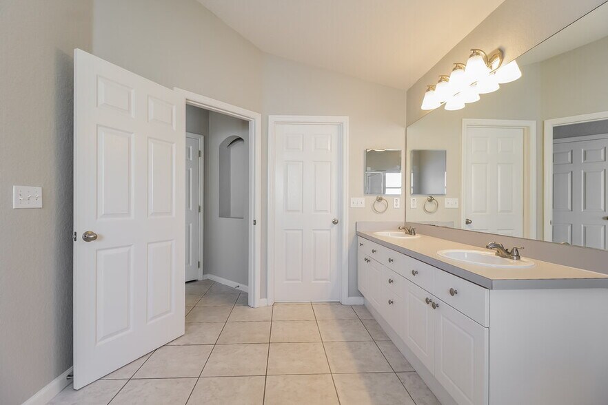 Building Photo - 2955 Conner Ln