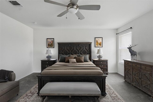 Building Photo - 144 Holstein St