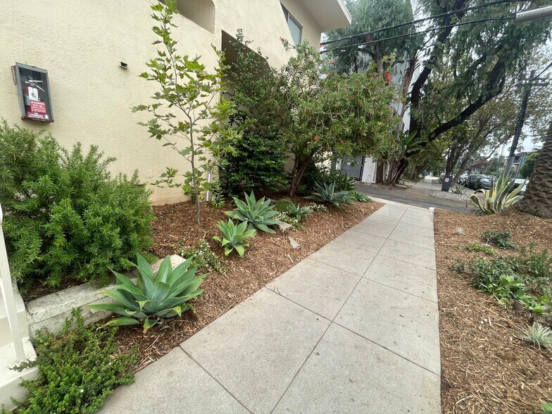 Building Photo - 1030 Idaho Ave
