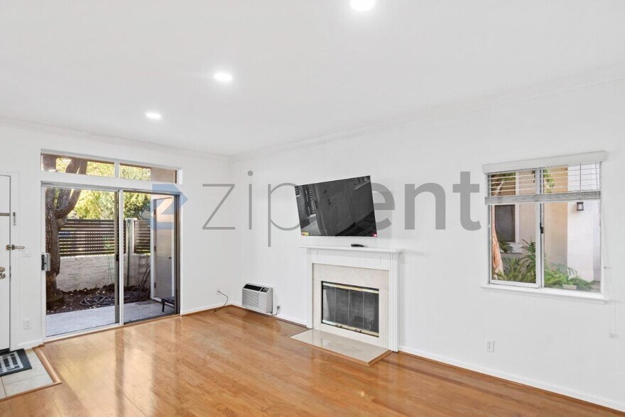 Building Photo - Unit 17