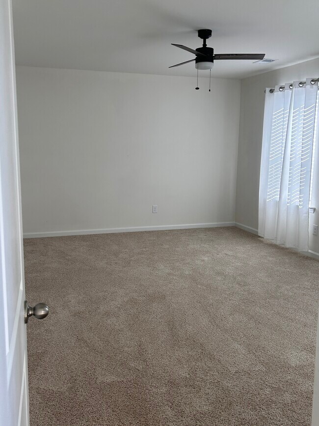 Building Photo - 1728 Refuge Dr