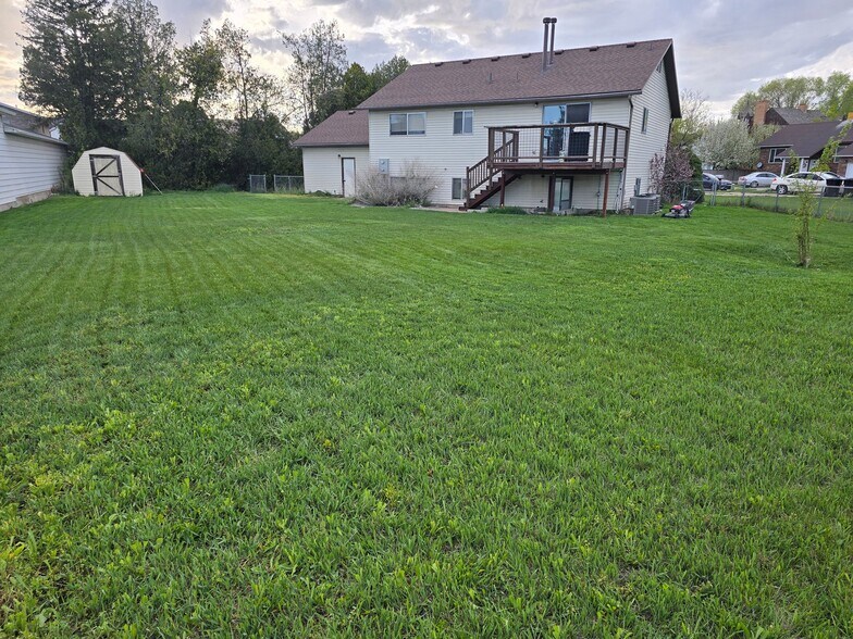 Building Photo - 941 4550 S