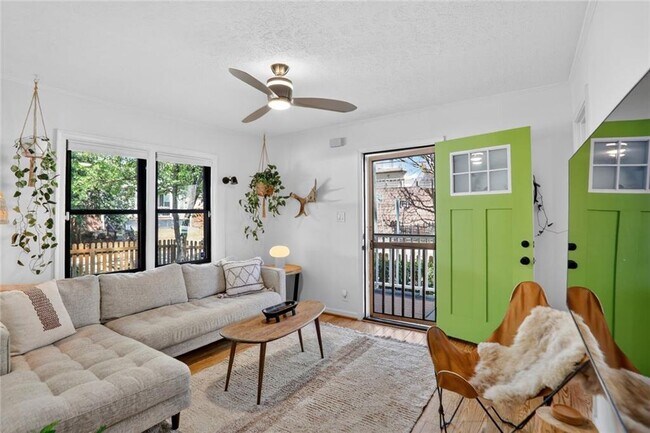 Building Photo - 1267 Lyle Pl NW