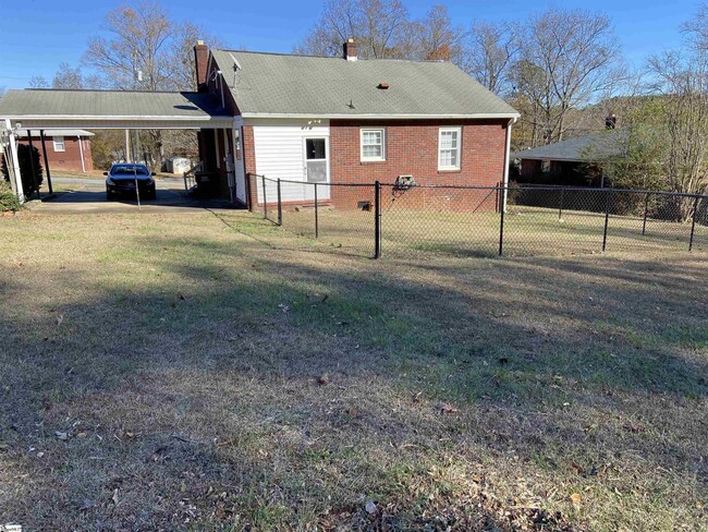 Building Photo - 113 Meeks Rd