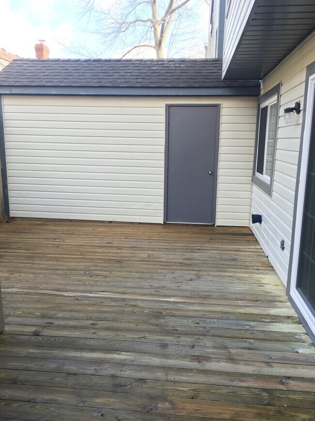 Building Photo - 656 Oleander Cir