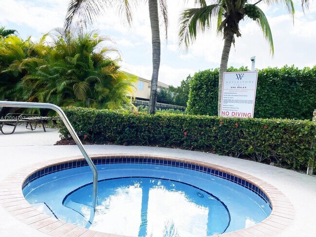 Building Photo - 4006 NE 20th St