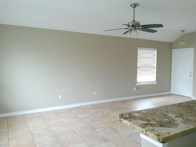 Building Photo - 1106 Cupertino St