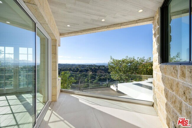 Building Photo - 3911 Cody Rd