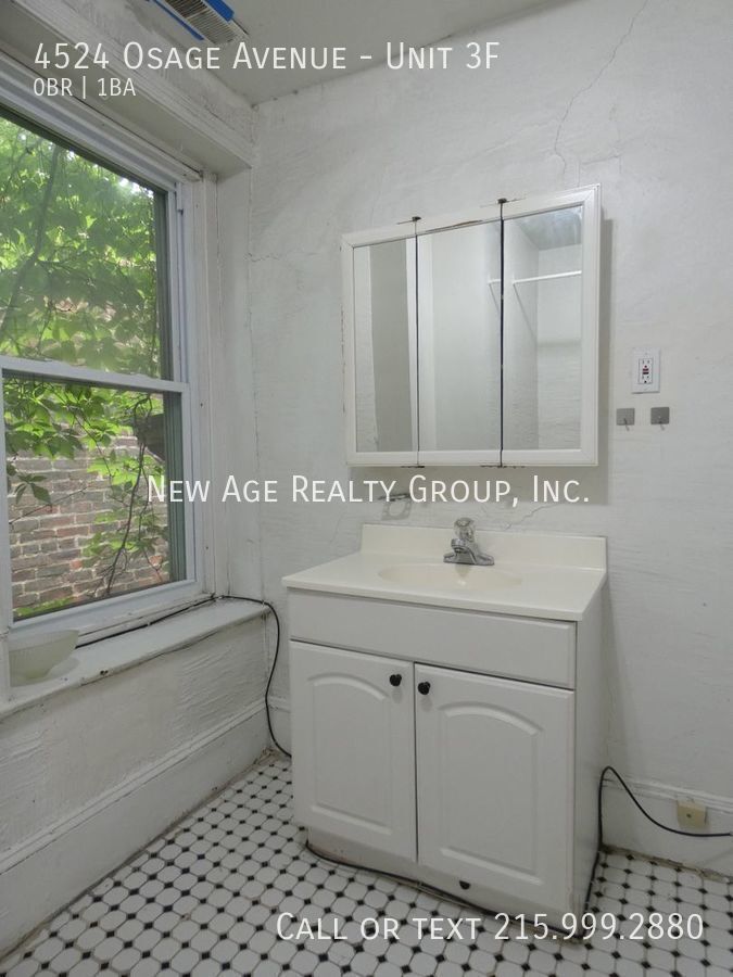 Building Photo - 4524 Osage Ave