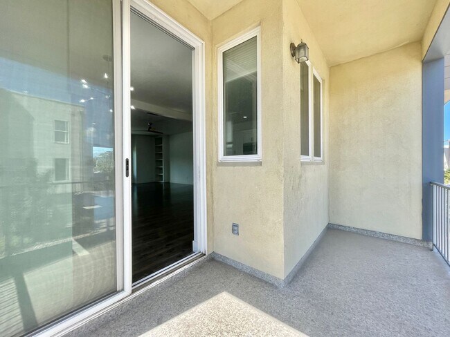 Building Photo - Gorgeous Townhome in South Jordan!