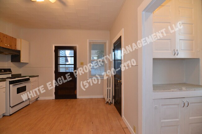 Building Photo - 1722 Brick Ave