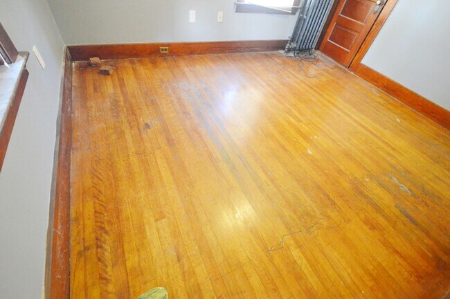 Building Photo - 53 Forest St