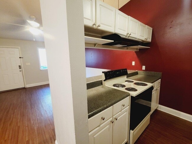 Building Photo - 2125 Sandpiper St