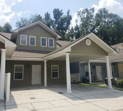 Building Photo - 12384 Village Maison Dr