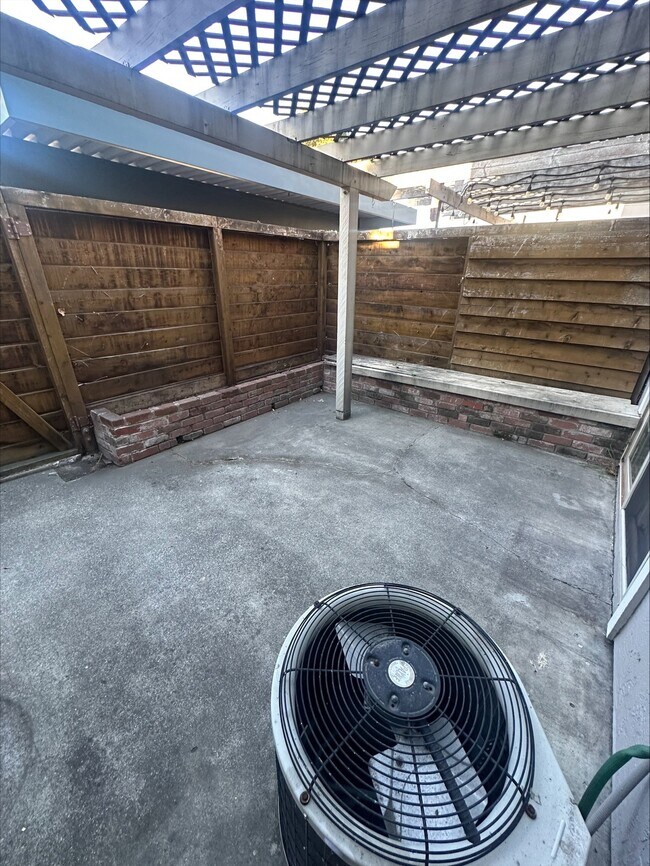 Building Photo - 3540 Northwood Dr.