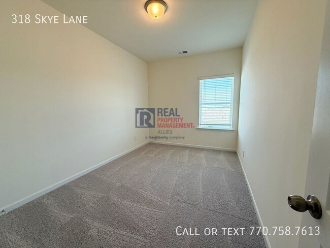 Building Photo - 318 Skye Ln