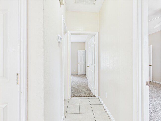 Building Photo - 612 Townplace Dr