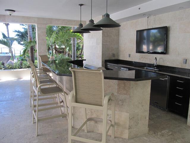 Building Photo - 550 Okeechobee Blvd