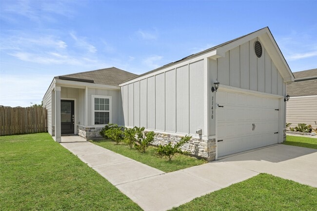 Building Photo - 11430 Amber Plns Dr