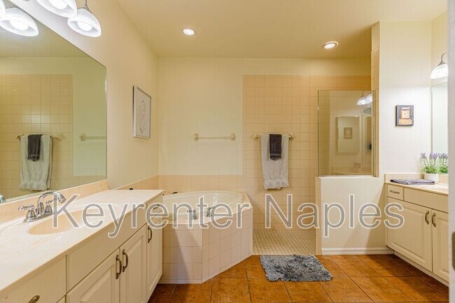 Building Photo - 12862 Carrington Cir