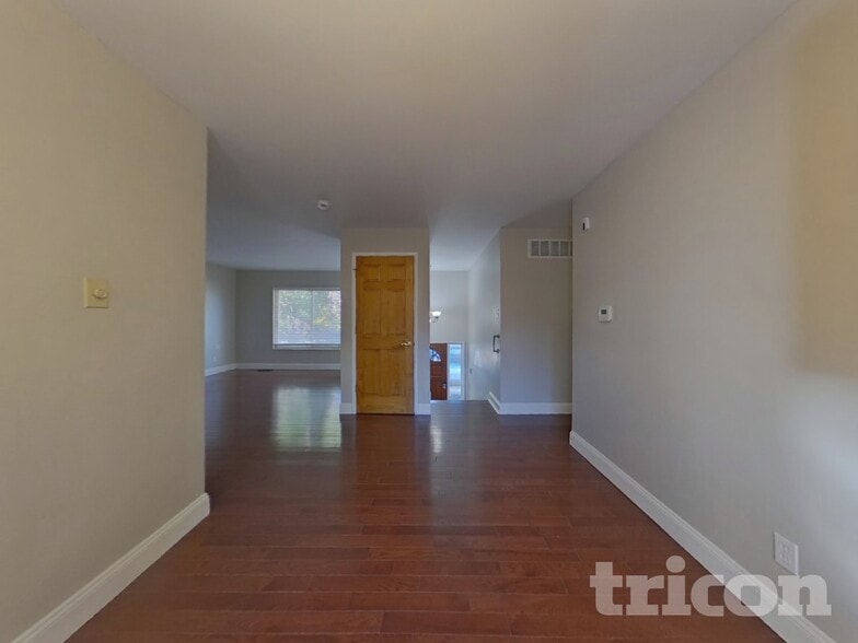 Building Photo - 3134 S Richfield St