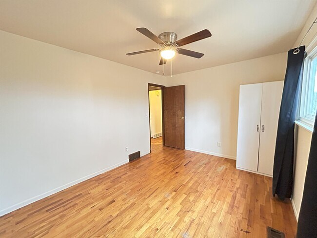 Building Photo - 3820 Jerree St