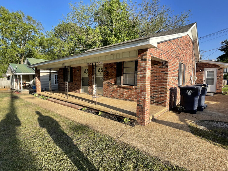 Primary Photo - 1702 Bunch St