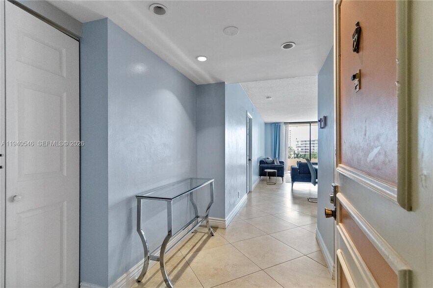 Building Photo - 600 Three Islands Blvd