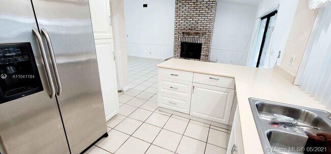 Building Photo - 6991 NW 20th Ct