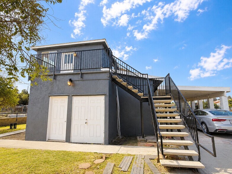 Building Photo - 860 S Gregory St