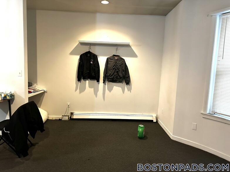 Building Photo - 30 S Huntington Ave