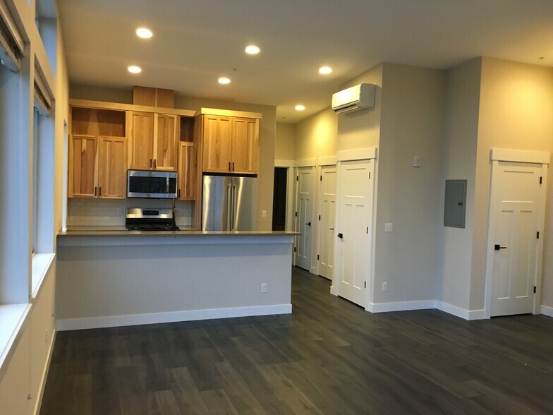 Building Photo - 2311 E John St