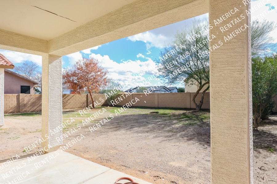 Building Photo - 10417 W Windsor Ave